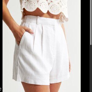 Abercrombie & Fitch Tailored Pleated White Linen Blend Short. Size 25